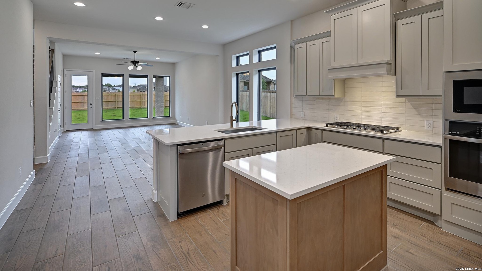 12929 Gilmore Bend San Antonio TX 78245