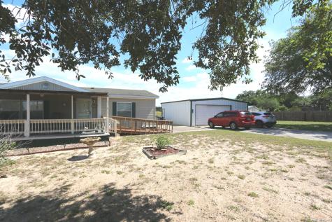 133 Oak View La Vernia TX 78121