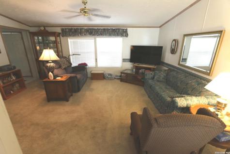 133 Oak View La Vernia TX 78121