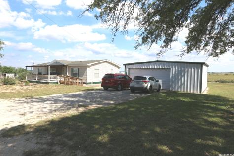 133 Oak View La Vernia TX 78121