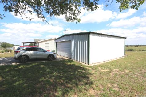133 Oak View La Vernia TX 78121