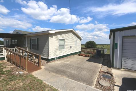 133 Oak View La Vernia TX 78121