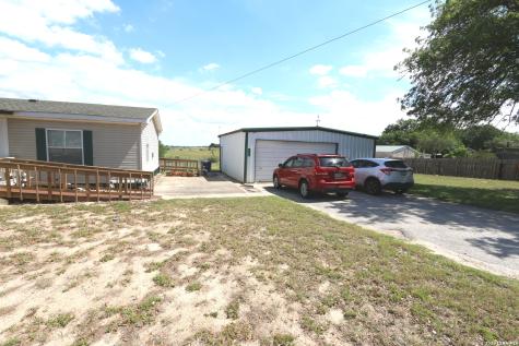 133 Oak View La Vernia TX 78121