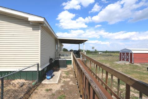 133 Oak View La Vernia TX 78121
