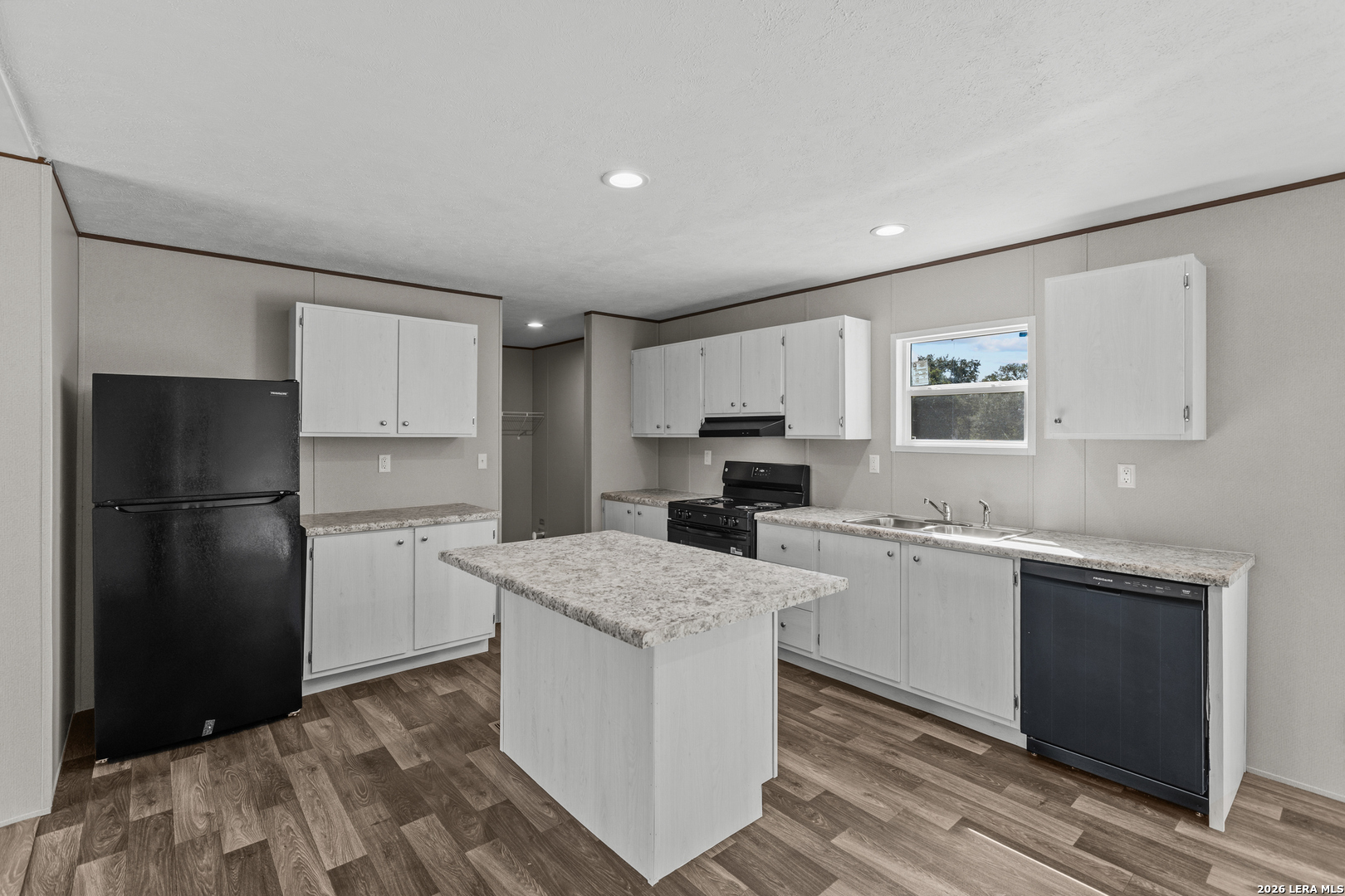 136 Parkview Floresville TX 78114