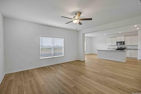 3403 Warlow Branch San Antonio TX 78109