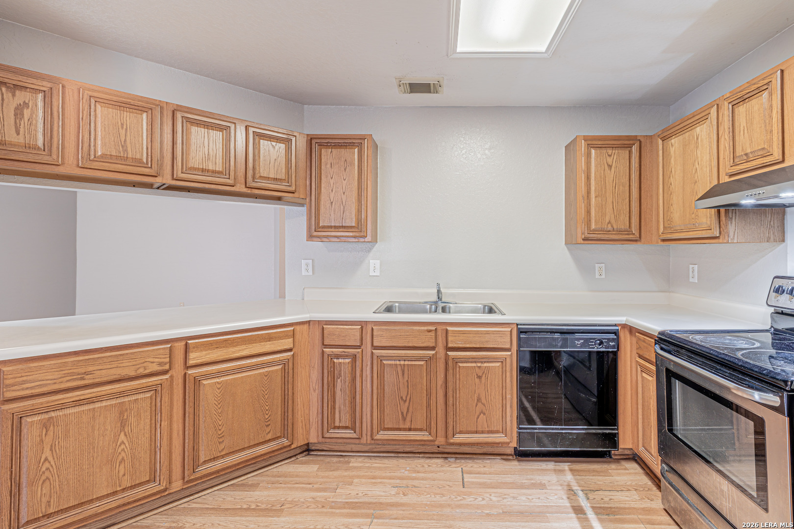 5743 Lovett Oaks San Antonio TX 78218