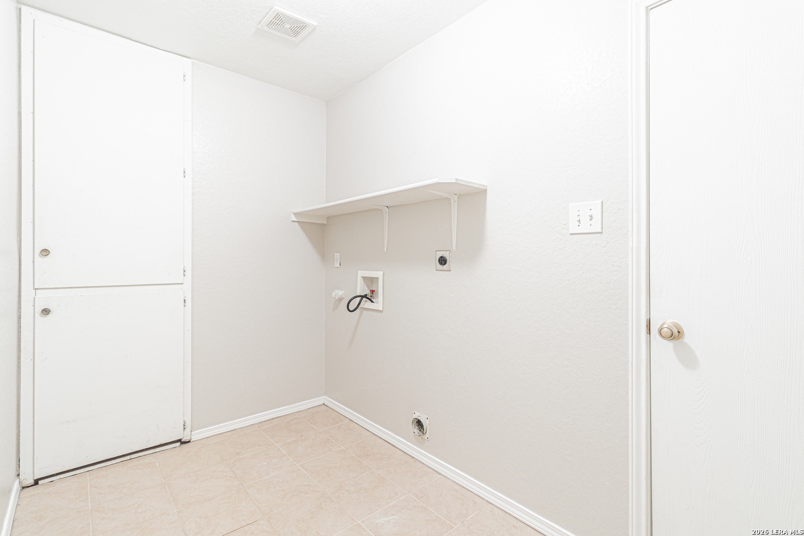 5743 Lovett Oaks San Antonio TX 78218