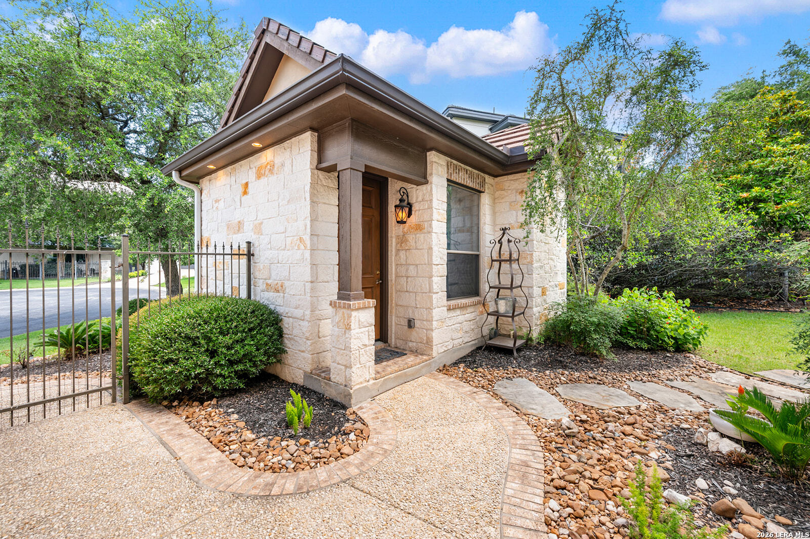 2 Saxby Glen San Antonio TX 78257