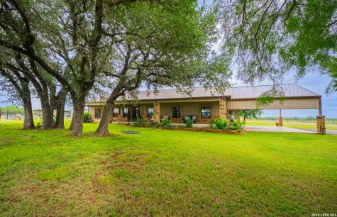 366 County Road 2543 Moore TX 78057