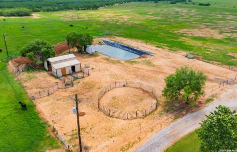 366 County Road 2543 Moore TX 78057