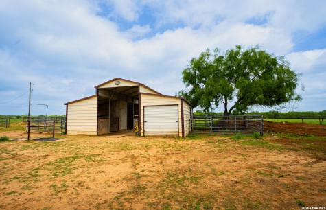366 County Road 2543 Moore TX 78057