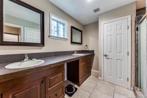 259 Park Drive Lakehills TX 78063