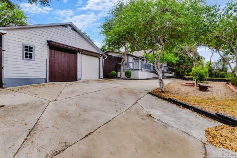 259 Park Drive Lakehills TX 78063