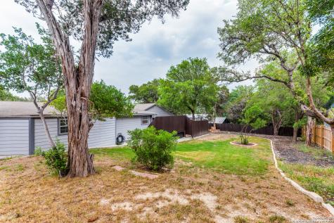 259 Park Drive Lakehills TX 78063