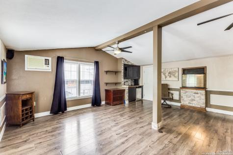 259 Park Drive Lakehills TX 78063