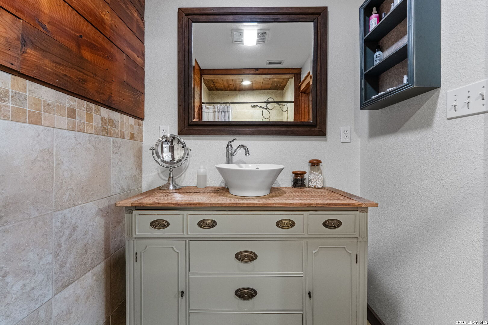 208 Oak Bend Drive La Vernia TX 78121