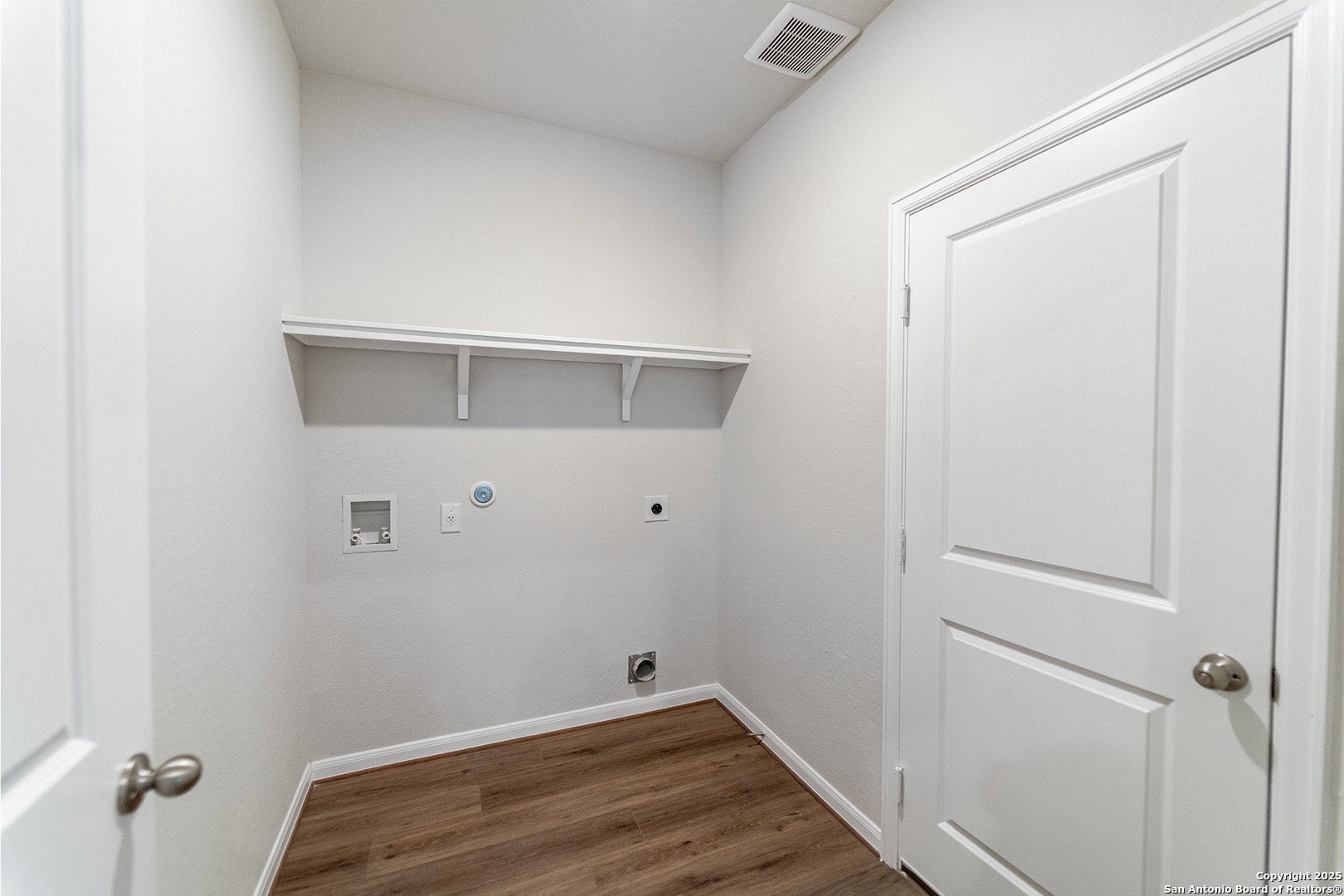 202 Ednie Lane Mico TX 78066