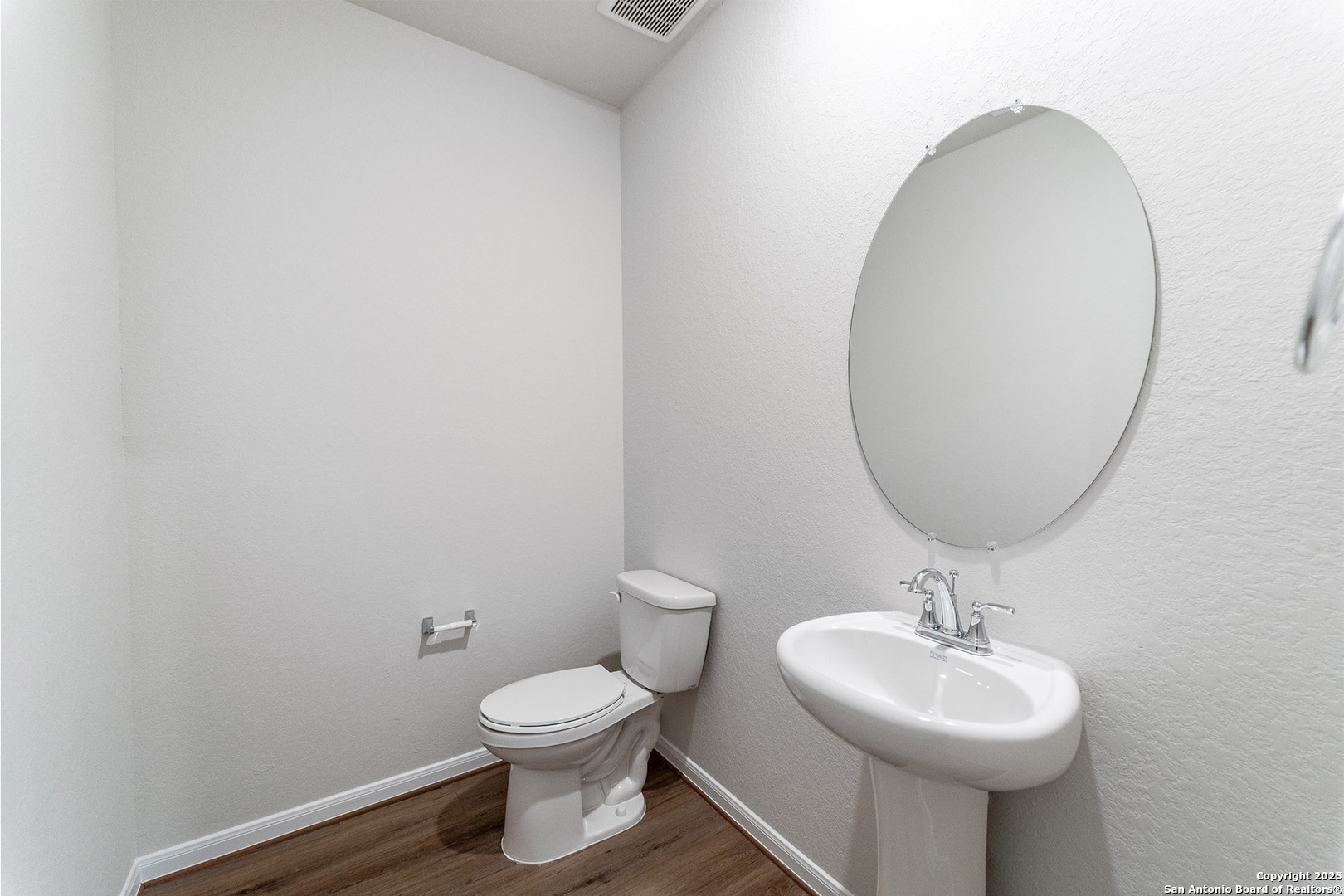 202 Ednie Lane Mico TX 78066