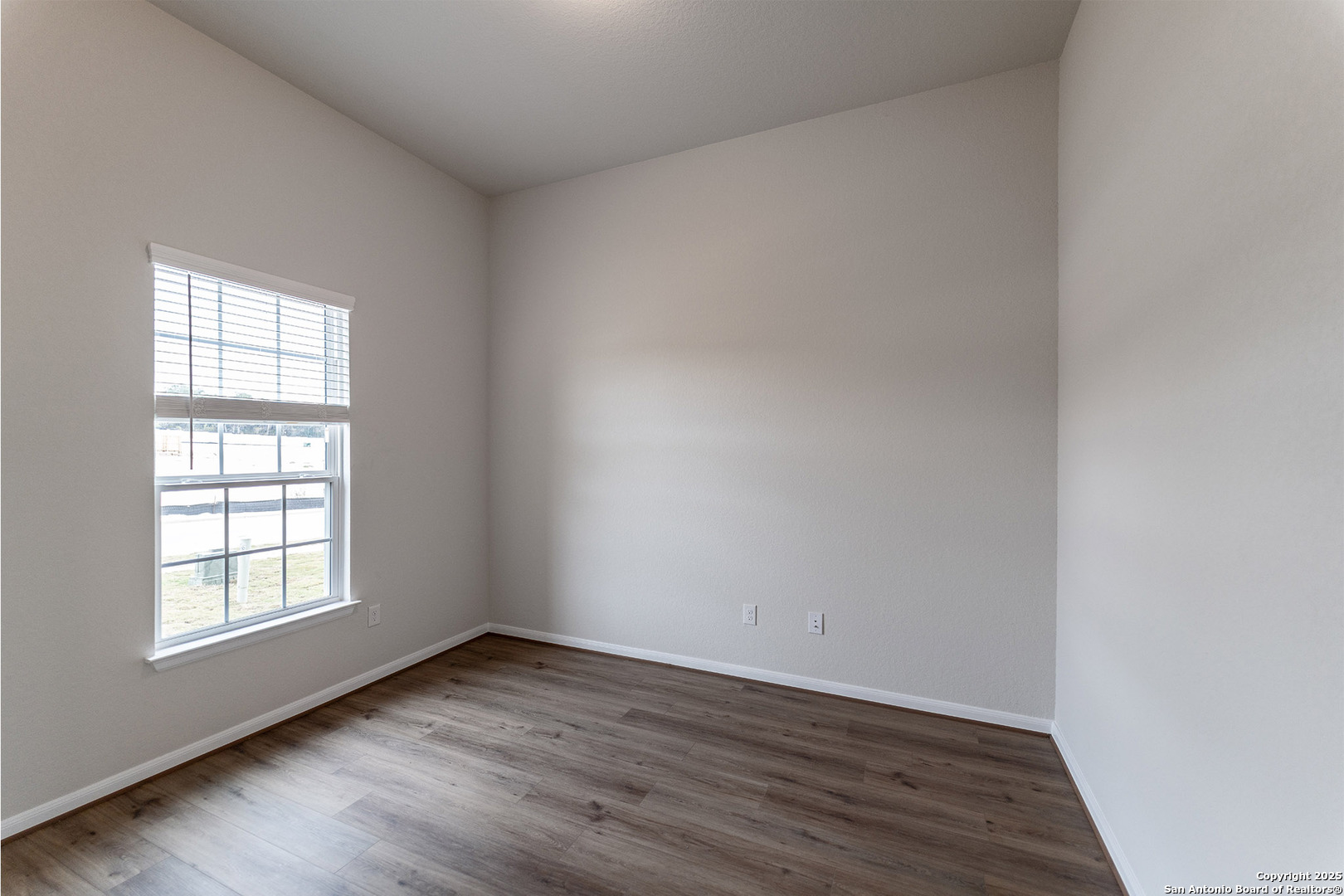 202 Ednie Lane Mico TX 78066