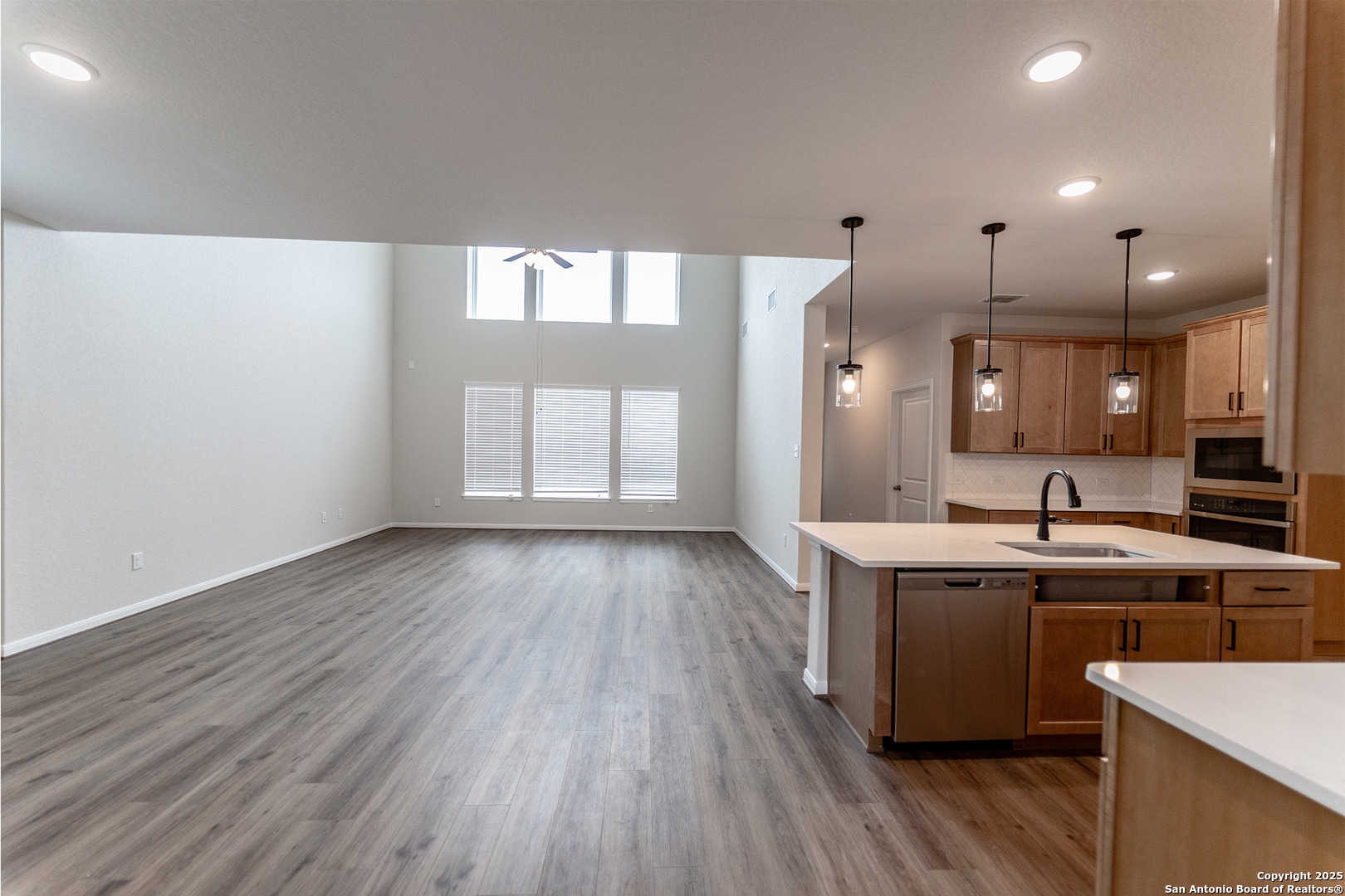 202 Ednie Lane Mico TX 78066