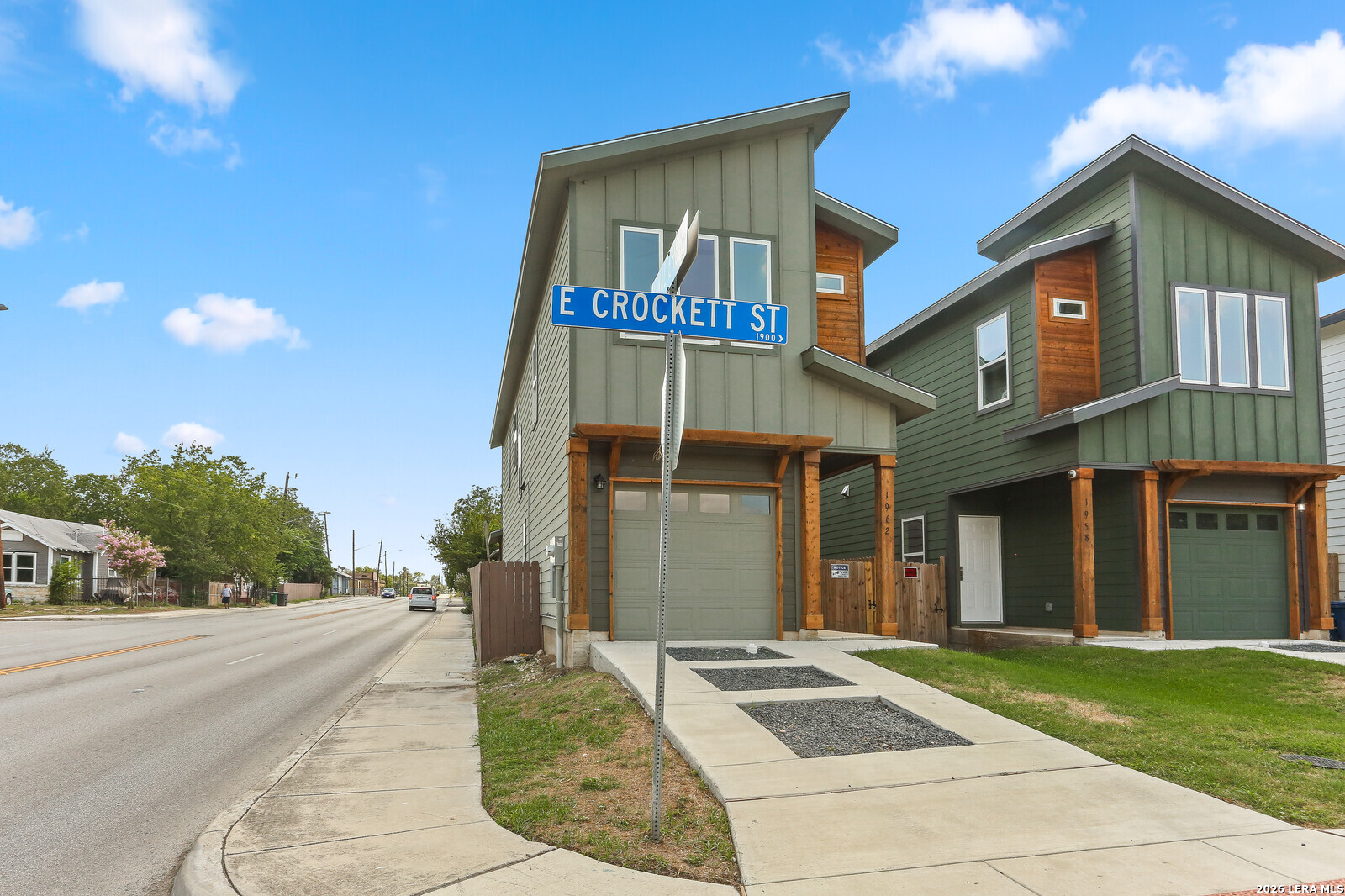 1962 E Crockett San Antonio TX 78202