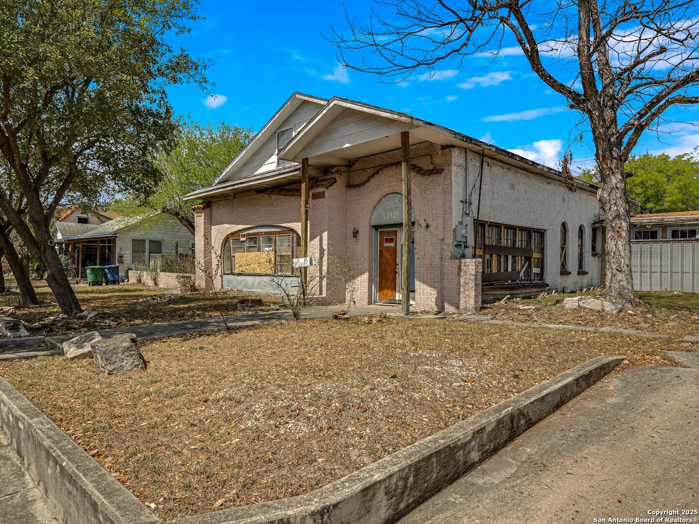 1907 W Woodlawn Avenue San Antonio TX 78201