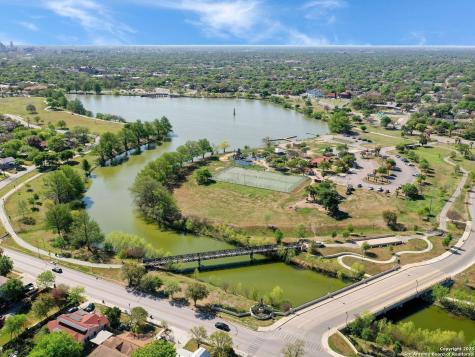 1907 W Woodlawn Avenue San Antonio TX 78201