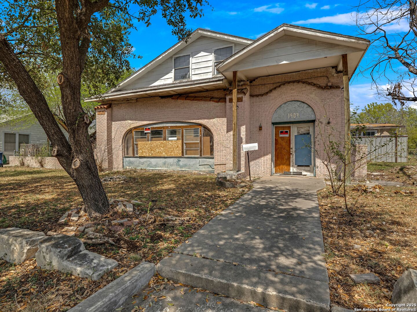 1907 W Woodlawn Avenue San Antonio TX 78201