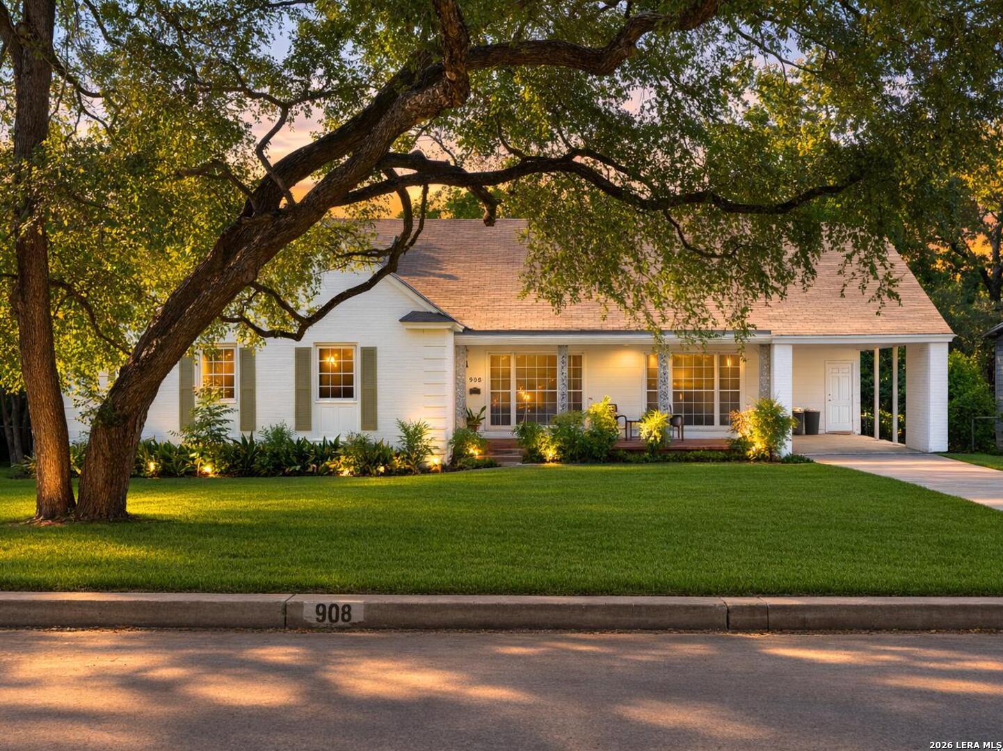 908 Garraty Road Terrell Hills TX 78209