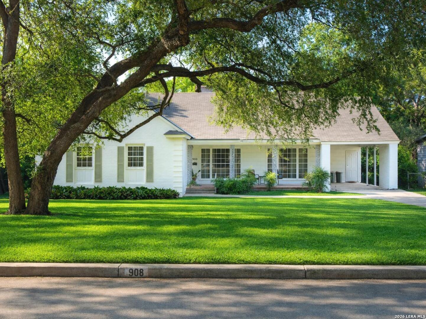 908 Garraty Road Terrell Hills TX 78209