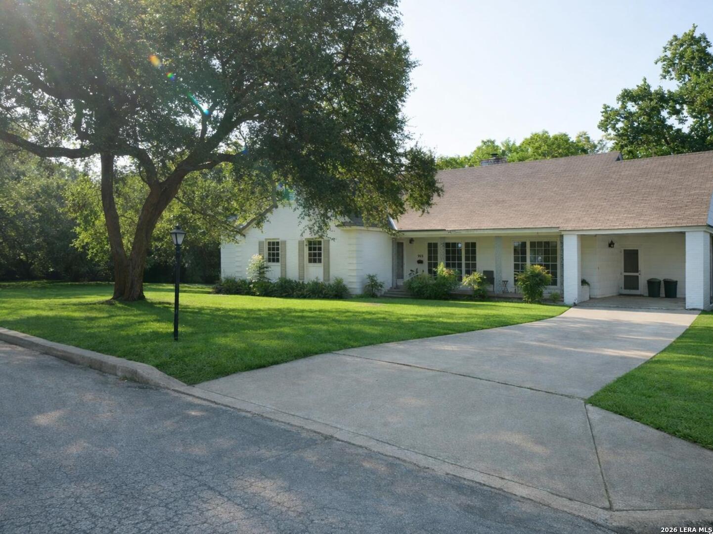 908 Garraty Road Terrell Hills TX 78209