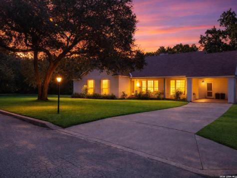 908 Garraty Road Terrell Hills TX 78209