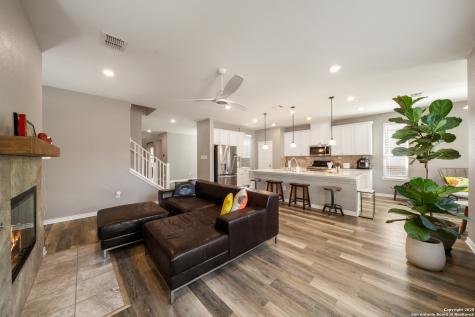 11312 Red Oak Turn Helotes TX 78023