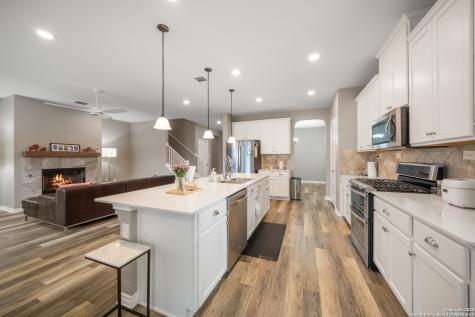 11312 Red Oak Turn Helotes TX 78023