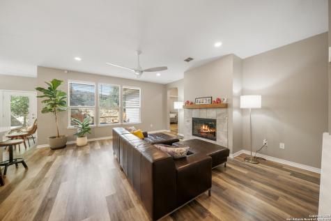 11312 Red Oak Turn Helotes TX 78023