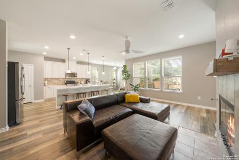 11312 Red Oak Turn Helotes TX 78023