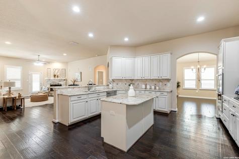 112 Hagen Drive Boerne TX 78006