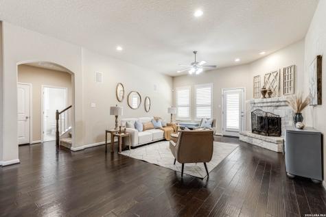 112 Hagen Drive Boerne TX 78006