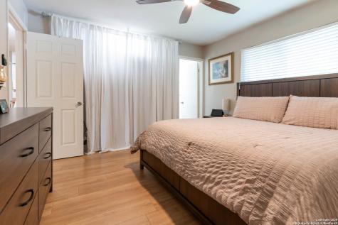6635 Spring Hollow San Antonio TX 78249