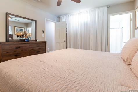 6635 Spring Hollow San Antonio TX 78249
