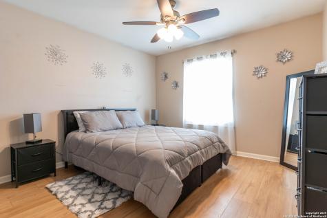 6635 Spring Hollow San Antonio TX 78249
