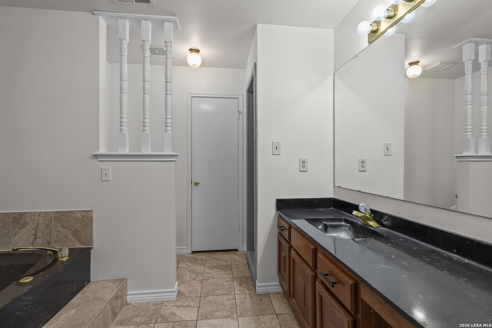 336 Lost Trail La Vernia TX 78121