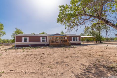 1018 County Road 785 Natalia TX 78059