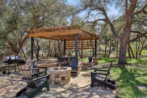 275 Stallion Springs Fischer TX 78623