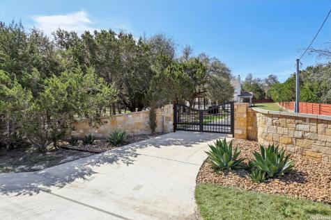 275 Stallion Springs Fischer TX 78623