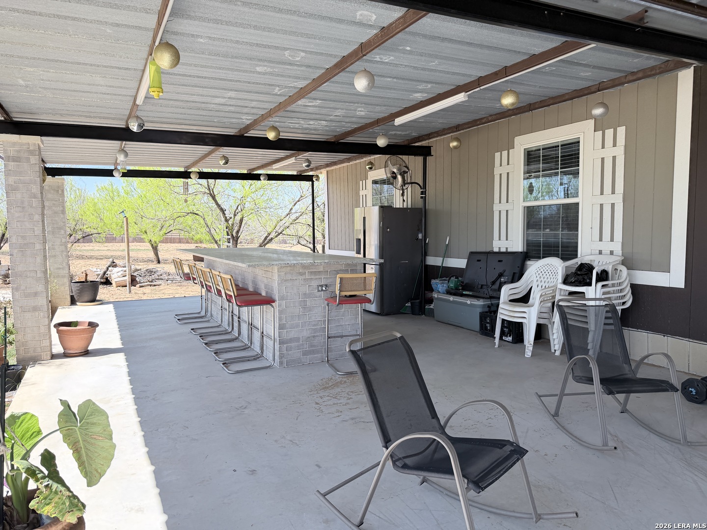 152 County Road 2667 Devine TX 78016