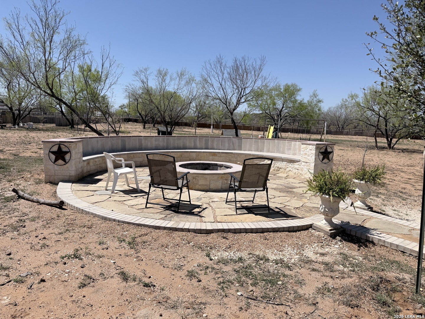 152 County Road 2667 Devine TX 78016