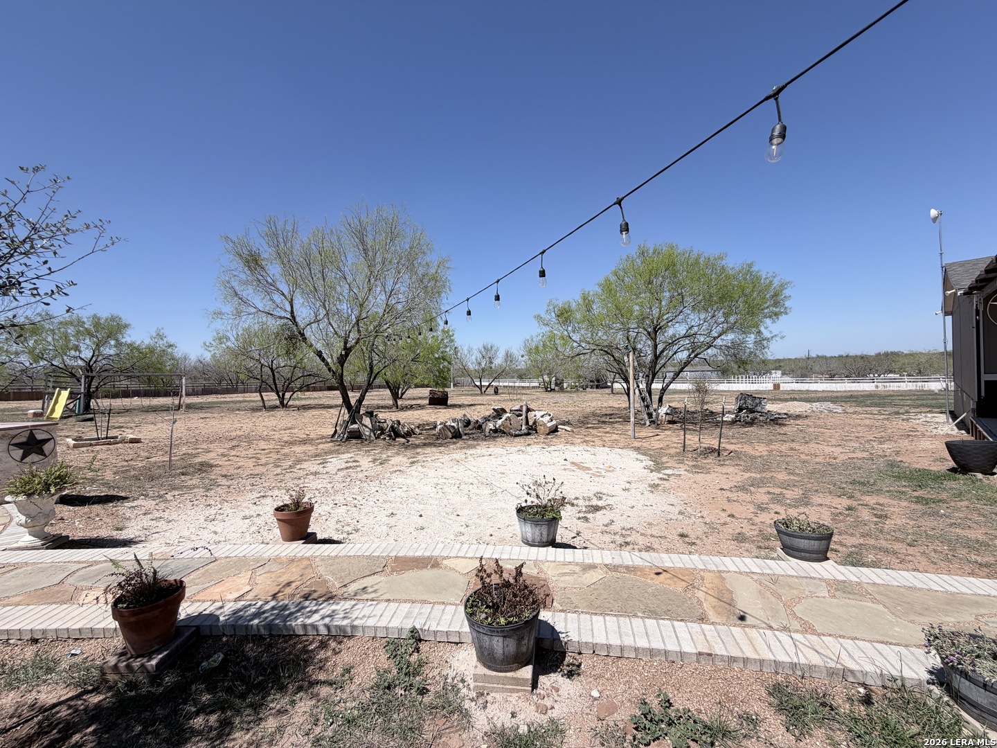 152 County Road 2667 Devine TX 78016