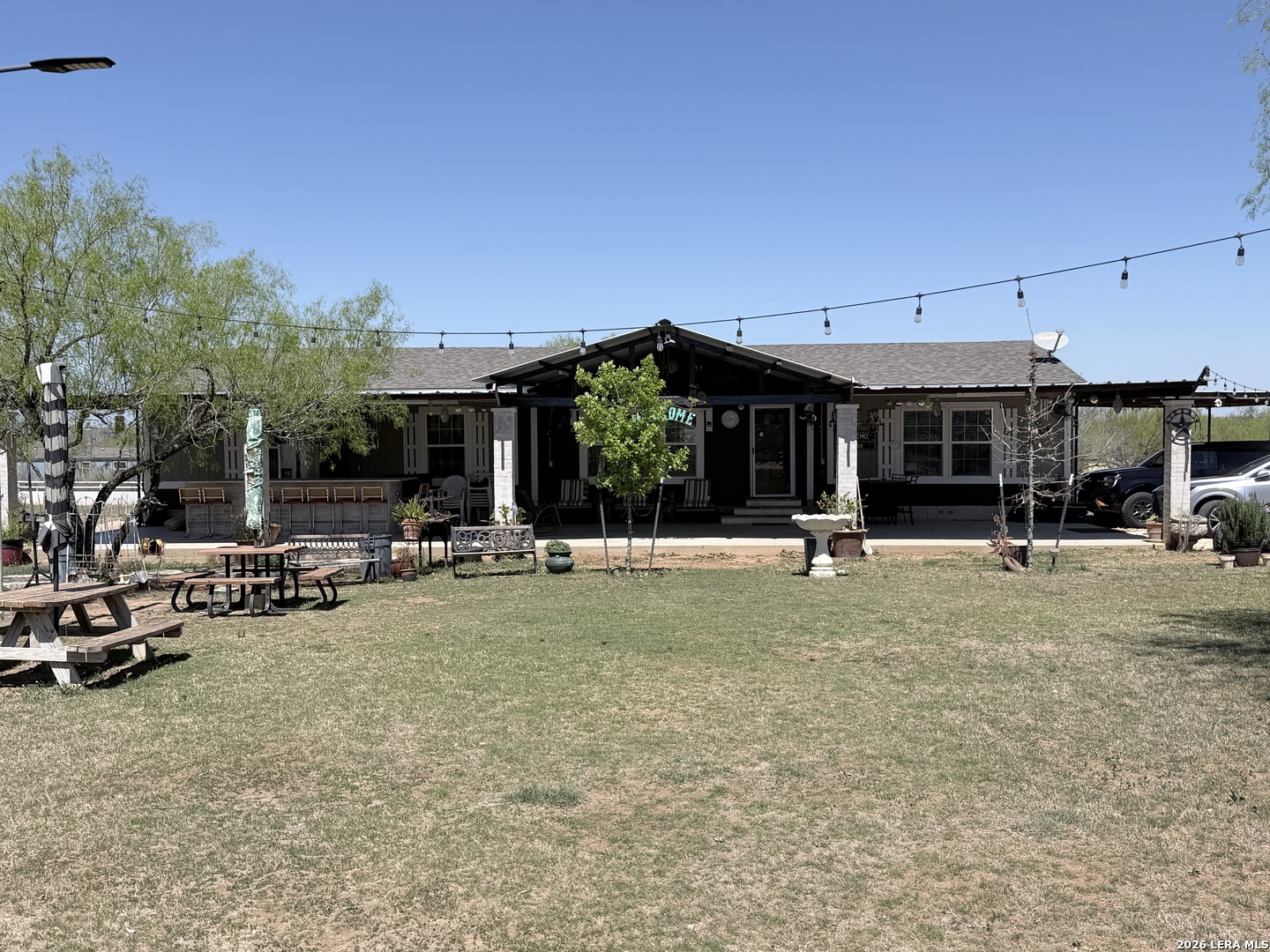 152 County Road 2667 Devine TX 78016